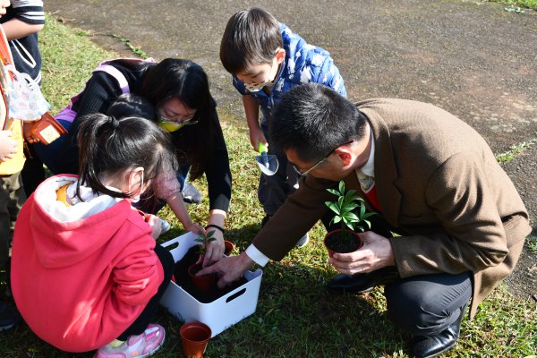 113.03.12 育苗傳愛 崙坪永續